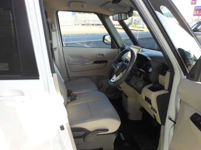 ルークス ６６０　Ｘ　エマブレ・ドラレコ　アラモニ　前後衝突軽減ブレーキ　車線逸脱防止　キーフリー　ドライブレコーダー　ｉ－ｓｔｏｐ　フルオートエアコン　パワーウインドウ　バックカメラ　盗難防止　カーテンエアバッグ　Ｗエアバック　メモリーナビ（11枚目）