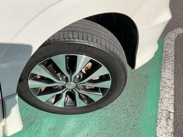 セレナ 2.0 ハイウェイスター VセレクションII 防水シート バックモニタ 全周囲モニタ アイスト インテリキー LEDライト ETC車載器 サイドエアバッグ 記録簿 ドライブレコーダー メモリ-ナビ アルミ TVナビ エアバック ABS Wエアバッグ(4枚目)