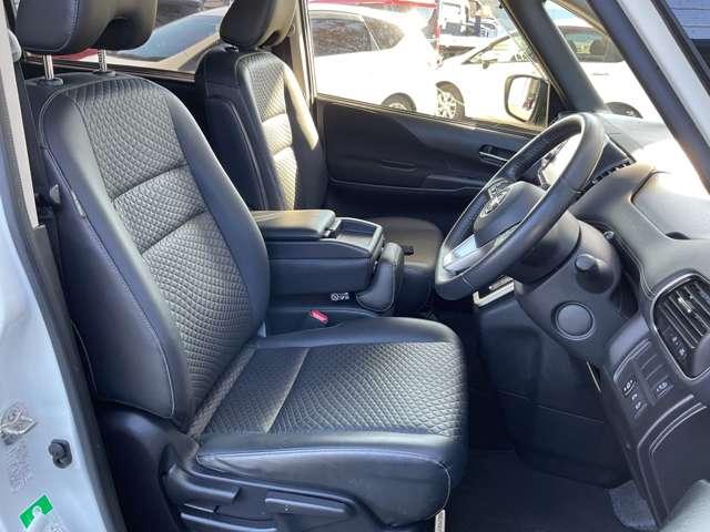 セレナ 2.0 ハイウェイスター VセレクションII 防水シート バックモニタ 全周囲モニタ アイスト インテリキー LEDライト ETC車載器 サイドエアバッグ 記録簿 ドライブレコーダー メモリ-ナビ アルミ TVナビ エアバック ABS Wエアバッグ(10枚目)