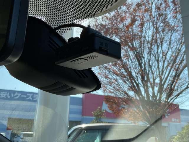 セレナ 2.0 ハイウェイスター VセレクションII 防水シート バックモニタ 全周囲モニタ アイスト インテリキー LEDライト ETC車載器 サイドエアバッグ 記録簿 ドライブレコーダー メモリ-ナビ アルミ TVナビ エアバック ABS Wエアバッグ(16枚目)