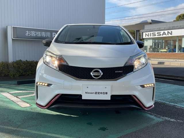 ノート １．２　ＮＩＳＭＯ　メモリーナビ　記録簿付き　インテリキ－　エアバック　アルミ　Ｗエアバック　パワーステアリング　キーレスエントリー　フルオートエアコン　ＡＢＳ　パワーウインドウ　ワンセグＴＶ　メモリーナビ　ナビ＆ＴＶ　ワンオ－ナ－車（5枚目）
