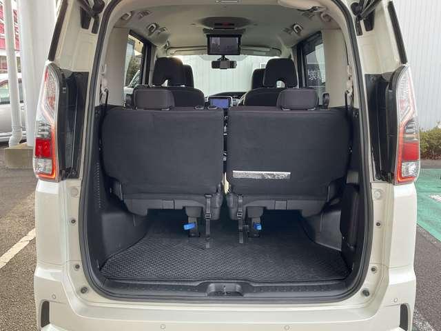 セレナ １．２　ｅ－ＰＯＷＥＲ　ハイウェイスター　リヤモニター　衝突軽減ブレーキシステム　カーテンエアバック　クルーズコントロール　３列シート　レーンキープ　ＬＥＤライト　ワンオーナー　アルミ　バックモニター　ドライブレコーダー　記録簿　ＥＴＣ（10枚目）