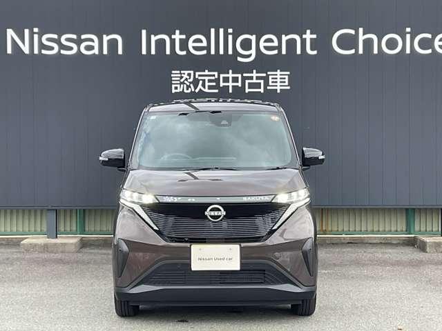 サクラ Ｘ　純正ナビ　アラウンドビューモニター　アラウンドヴューモニター　運転席エアバック　ＡＡＣ　スマートキー　レーンアシスト　ＥＴＣ　盗難防止システム　ドラレコ　キーレスエントリー　バックモニター　パワーステアリング　アルミホイール　ＡＢＳ（4枚目）
