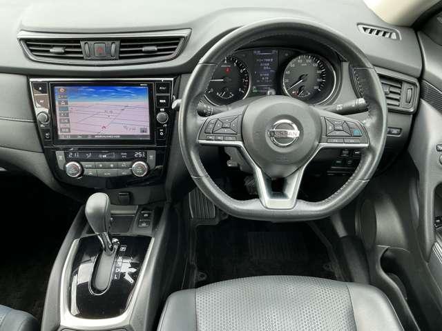 エクストレイル ２．０　２０Ｘｉ　２列車　プロパイロット　全方位カメラ　ＬＥＤヘットライト　Ｒカメラ　インテリキー　レーンキープアシスト　ＥＴＣ　ドライブレコーダー　記録簿　キーフリー　１オーナー　ＴＶナビ　オートエアコン　アルミホイール　メモリーナビ　ＡＢＳ　エアバッグ（4枚目）