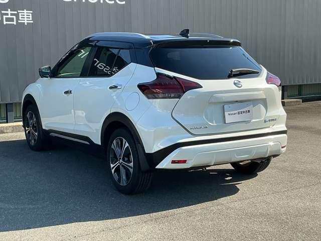 キックス １．２　Ｘ　ツートーン　インテリアエディション　（ｅ－ＰＯＷＥＲ）　プロパイロット　レーダークルーズ　被害軽減ブレーキ　ＬＥＤヘッドライト　アラウンドビューモニター　インテリジェントキー　ドラレコ　ＥＴＣ　メモリ－ナビ　エアコン　パワステ　キーレス　パワーウィンドウ　ＡＢＳ　ナビＴＶ（2枚目）