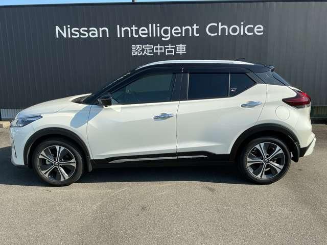 キックス １．２　Ｘ　ツートーン　インテリアエディション　（ｅ－ＰＯＷＥＲ）　プロパイロット　レーダークルーズ　被害軽減ブレーキ　ＬＥＤヘッドライト　アラウンドビューモニター　インテリジェントキー　ドラレコ　ＥＴＣ　メモリ－ナビ　エアコン　パワステ　キーレス　パワーウィンドウ　ＡＢＳ　ナビＴＶ（5枚目）