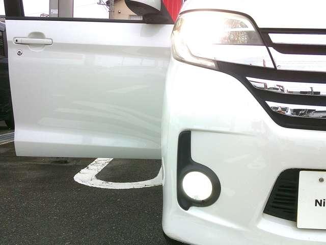 デイズルークス ハイウェイスターターボ メモリーナビ 地デジ アラウンドビュ アランドビューカメラ 両側オートスライドD スマートキーPスタート バックカメラ エアコン アルミホイール サイドカメラ パワーウィンドウ ABS キーレスエントリー メモリーナビ ワンセグTV(16枚目)