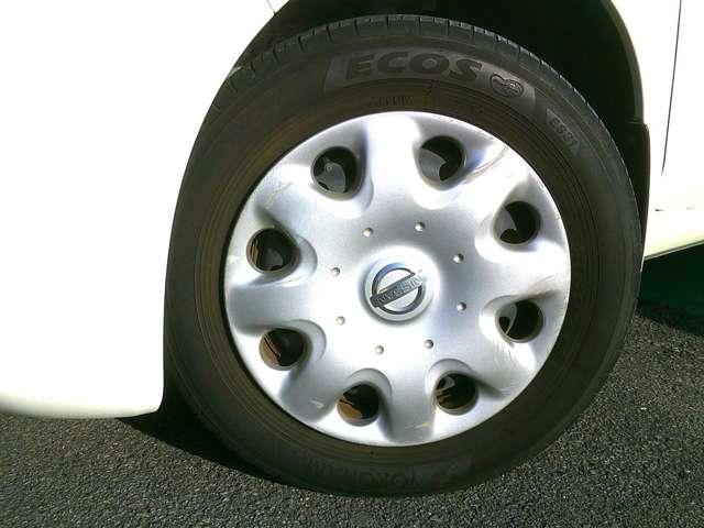 マーチ １２Ｓ　社外ＣＤ・カセットデッキ　５速マニュアル　キ－レス　パワーウインドウ　運転席助手席エアバッグ　パワーステアリング　マニュアルエアコン　エアバック（20枚目）