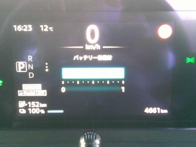 サクラ Ｘ　電気軽自動車　弊社試乗車　９インチメモリ―ナビ　地デジＴＶ　バックカメラ　ＬＥＤオートライト　追突回避エマージェンシーブレーキ　前後踏み間違い防止機能　純正１４インチオートライト（5枚目）