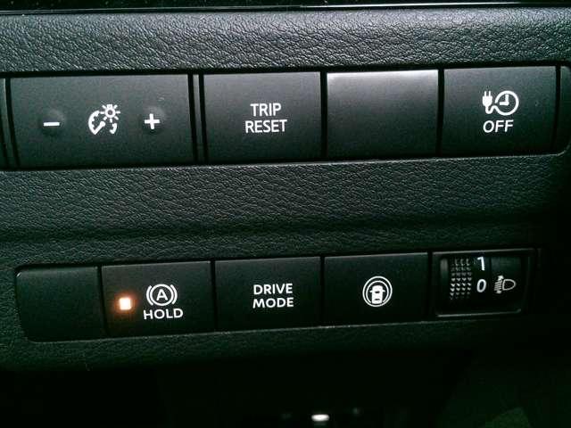 サクラ Ｘ　電気軽自動車　弊社試乗車　９インチメモリ―ナビ　地デジＴＶ　バックカメラ　ＬＥＤオートライト　追突回避エマージェンシーブレーキ　前後踏み間違い防止機能　純正１４インチオートライト（12枚目）