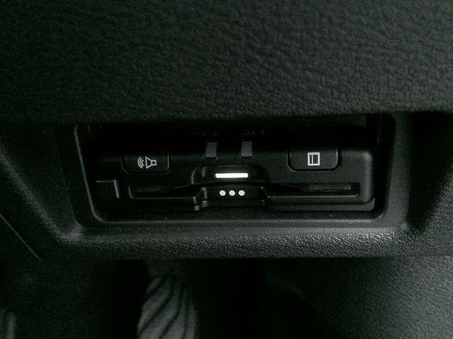 サクラ Ｘ　電気軽自動車　弊社試乗車　９インチメモリ―ナビ　地デジＴＶ　バックカメラ　ＬＥＤオートライト　追突回避エマージェンシーブレーキ　前後踏み間違い防止機能　純正１４インチオートライト（13枚目）