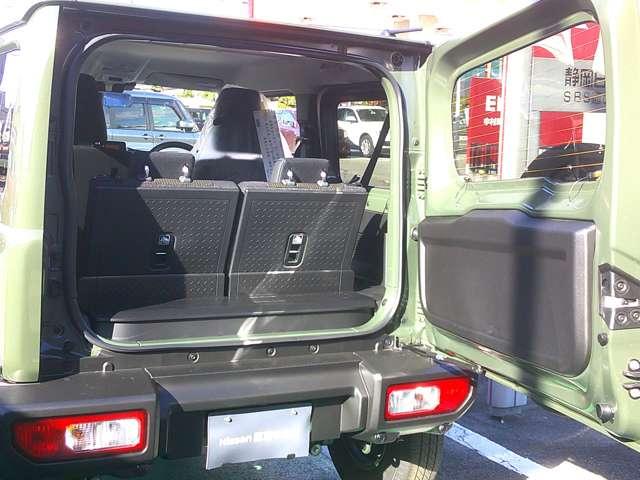 ジムニーシエラ １．５　ＪＣ　４ＷＤ　登録済み車スズキＣｏｎｎｅｃｔ　追突軽減ブレーキ　アイドリングＳ　スマートエントリー　ダブルエアバッグ　キーレスエントリー　パワーステアリング　オートクルーズコントロール　ＬＥＤへッドライト　ＰＷ　ＡＡＣ　ＡＢＳ　運転席エアバッグ　アルミ付（7枚目）