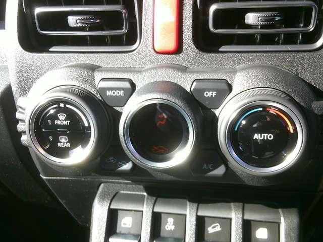 ジムニーシエラ １．５　ＪＣ　４ＷＤ　登録済み車スズキＣｏｎｎｅｃｔ　追突軽減ブレーキ　アイドリングＳ　スマートエントリー　ダブルエアバッグ　キーレスエントリー　パワーステアリング　オートクルーズコントロール　ＬＥＤへッドライト　ＰＷ　ＡＡＣ　ＡＢＳ　運転席エアバッグ　アルミ付（10枚目）