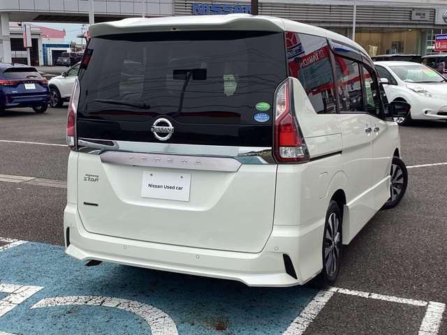 セレナ ２．０　セレクションＩＩ　バックモニタ　全周囲モニタ　アイスト　Ｐアシスト　インテリキー　ＬＥＤライト　ＥＴＣ車載器　オートクルーズコントロール　サイドエアバッグ　ドライブレコーダー　メモリ－ナビ　アルミ　ＴＶナビ　エアバック（2枚目）