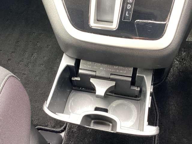 セレナ ２．０　セレクションＩＩ　バックモニタ　全周囲モニタ　アイスト　Ｐアシスト　インテリキー　ＬＥＤライト　ＥＴＣ車載器　オートクルーズコントロール　サイドエアバッグ　ドライブレコーダー　メモリ－ナビ　アルミ　ＴＶナビ　エアバック（12枚目）