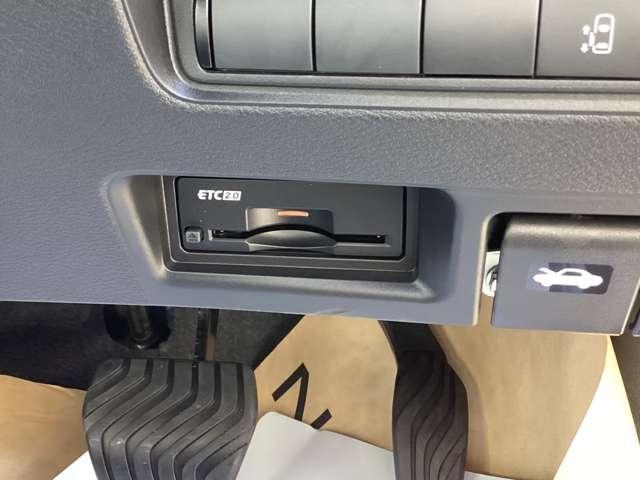 セレナ ２．０　ハイウェイスターＶ　４ＷＤ　ＮｉｓｓａｎＣｏｎｎｅｃｔナビＴＶ　全周囲カメラ　３６０°カメラ　Ｂカメラ　追従クルコン　両側パワースライドドア　ＬＥＤ　メモリナビ　インテリキー　４ＷＤ　ＥＴＣ　アルミ　ドラレコ　Ｉストップ　禁煙車　衝突回避支援　車線逸脱（15枚目）