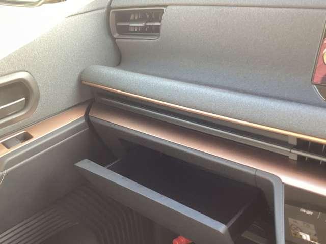 サクラ Ｇ　ＮｉｓｓａｎＣｏｎｎｅｃｔナビＴＶ全方位カメラ　アラウンドビュ　展示試乗車ＵＰ　踏み間違い防止アシスト　ＬＥＤヘッドランプ　スマートキー　ＬＤＷ　オートエアコン　ＥＴＣ　バックカメラ　アダプティブクルーズコントロール　ＡＢＳ　ナビＴＶ　キーフリー（16枚目）