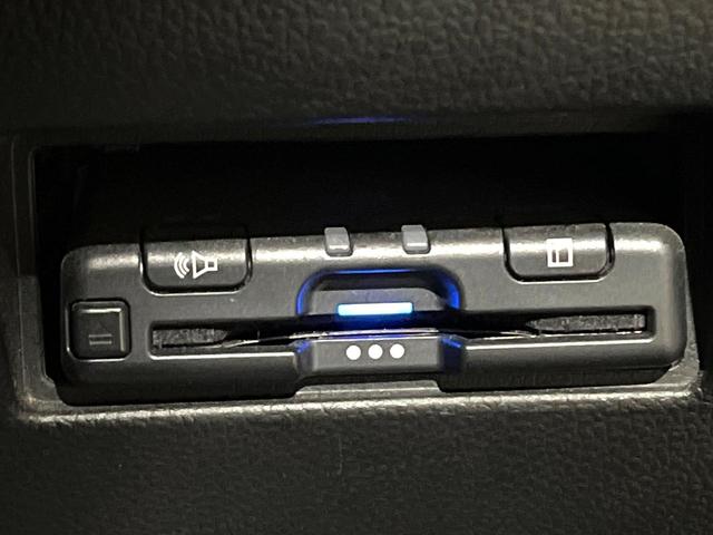 スイフト XG SDナビ シートヒーター スマートキー ビルトインETC オートエアコン Bluetooth CD DVD再生 フルセグ(6枚目)