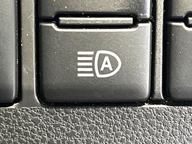 タント カスタムＸ　トップエディションＳＡＩＩＩ　両側電動ドア　ＳＤナビ　バックカメラ　衝突被害軽減システム　禁煙車　ハーフレザーシート　シートヒーター　コーナーセンサー　スマートキー　ＬＥＤヘッド　オートハイビーム　ワンオーナー　オートライト（28枚目）