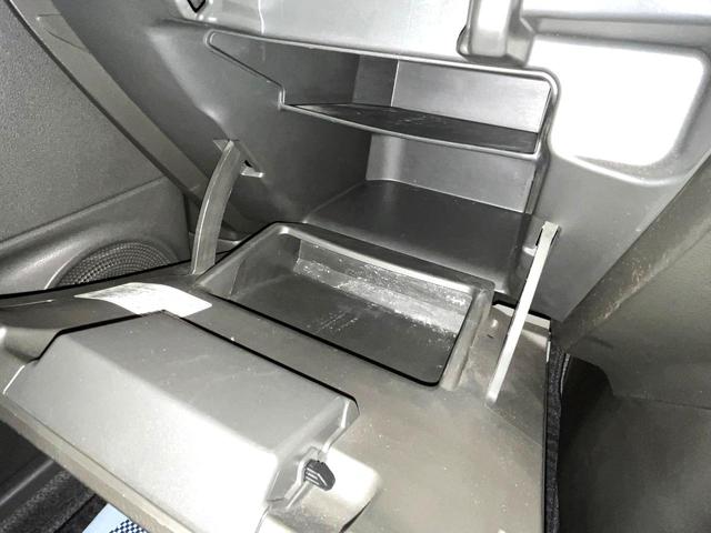 キューブ 15X Vセレクション SDナビ 禁煙車 スマートキー オートライト オートエアコン CD DVD再生 フルセグ(31枚目)