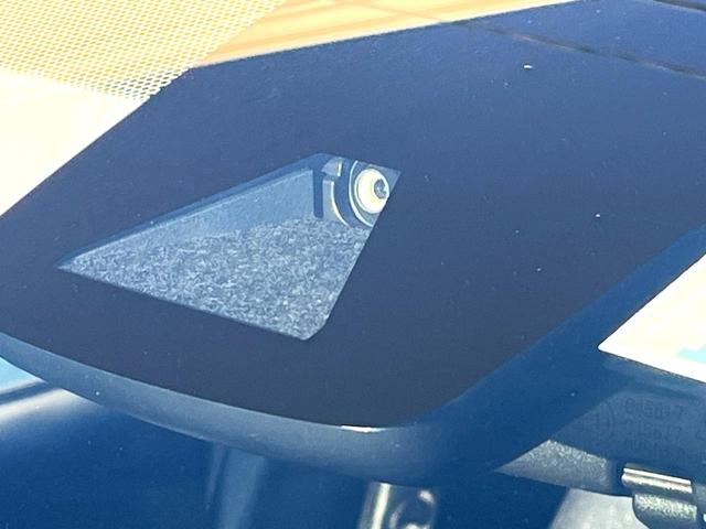 プリウスPHV A バックカメラ レーダークルーズ ドラレコ スマートキー LEDヘッド ETC オートハイビーム オートライト オートエアコン 純正15インチアルミ Bluetooth フルセグ LEDフォグ(3枚目)