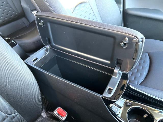 プリウスPHV A バックカメラ レーダークルーズ ドラレコ スマートキー LEDヘッド ETC オートハイビーム オートライト オートエアコン 純正15インチアルミ Bluetooth フルセグ LEDフォグ(38枚目)