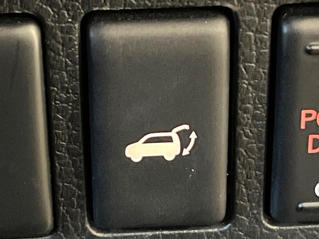 エルグランド 250ハイウェイスター 両側電動ドア バックカメラ ハーフレザーシート スマートキー LEDヘッド ビルトインETC クルコン オートライト オートエアコン 純正18インチアルミ リアエアコン Bluetooth CD(7枚目)