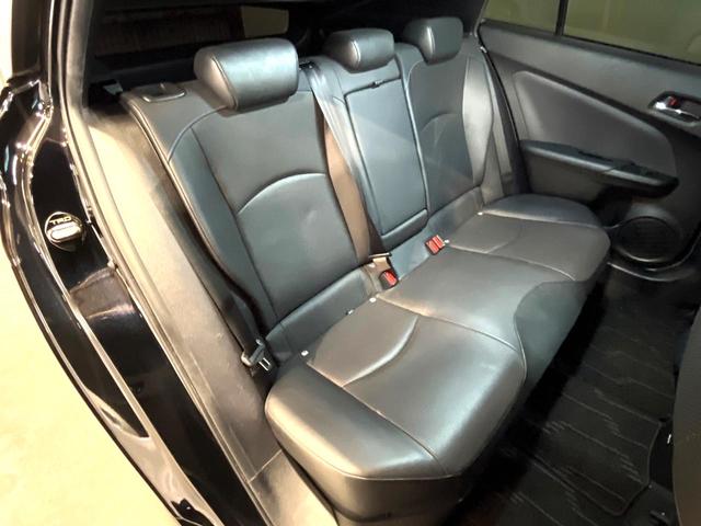 プリウス Ａプレミアム　ツーリングセレクション　フルエアロ　ＳＤナビ　全周囲カメラ　レーダークルーズ　レザーシート　パワーシート　コーナーセンサー　スマートキー　ＬＥＤヘッド　ＥＴＣ２．０　オートハイビーム　オートライト　オートエアコン（12枚目）