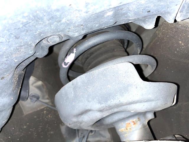 プリウス Ａプレミアム　ツーリングセレクション　フルエアロ　ＳＤナビ　全周囲カメラ　レーダークルーズ　レザーシート　パワーシート　コーナーセンサー　スマートキー　ＬＥＤヘッド　ＥＴＣ２．０　オートハイビーム　オートライト　オートエアコン（23枚目）