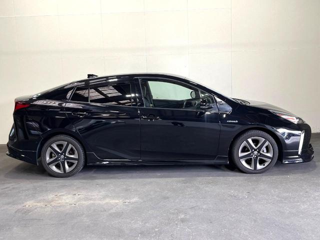 プリウス Ａプレミアム　ツーリングセレクション　フルエアロ　ＳＤナビ　全周囲カメラ　レーダークルーズ　レザーシート　パワーシート　コーナーセンサー　スマートキー　ＬＥＤヘッド　ＥＴＣ２．０　オートハイビーム　オートライト　オートエアコン（50枚目）