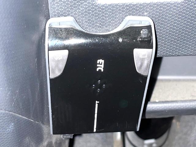 ソリオ ブラック＆ホワイト　電動スライドドア　ＳＤナビ　禁煙車　シートヒーター　スマートキー　ＨＩＤヘッド　ＥＴＣ　オートライト　オートエアコン　純正１５インチアルミ　ＣＤ　ＤＶＤ再生　フルセグ（6枚目）