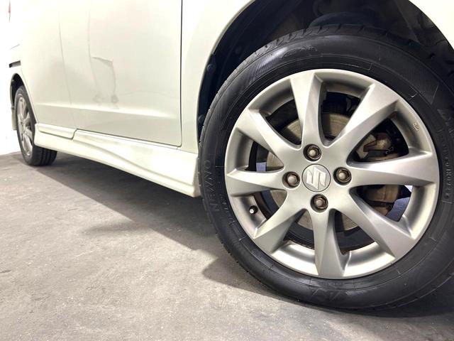 ソリオ ブラック＆ホワイト　電動スライドドア　ＳＤナビ　禁煙車　シートヒーター　スマートキー　ＨＩＤヘッド　ＥＴＣ　オートライト　オートエアコン　純正１５インチアルミ　ＣＤ　ＤＶＤ再生　フルセグ（13枚目）