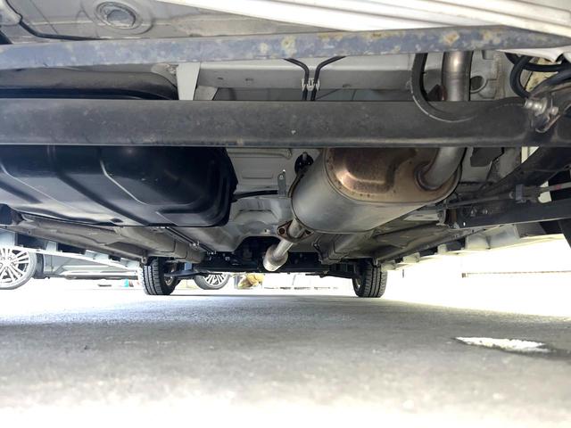 ソリオ ブラック＆ホワイト　電動スライドドア　ＳＤナビ　禁煙車　シートヒーター　スマートキー　ＨＩＤヘッド　ＥＴＣ　オートライト　オートエアコン　純正１５インチアルミ　ＣＤ　ＤＶＤ再生　フルセグ（19枚目）