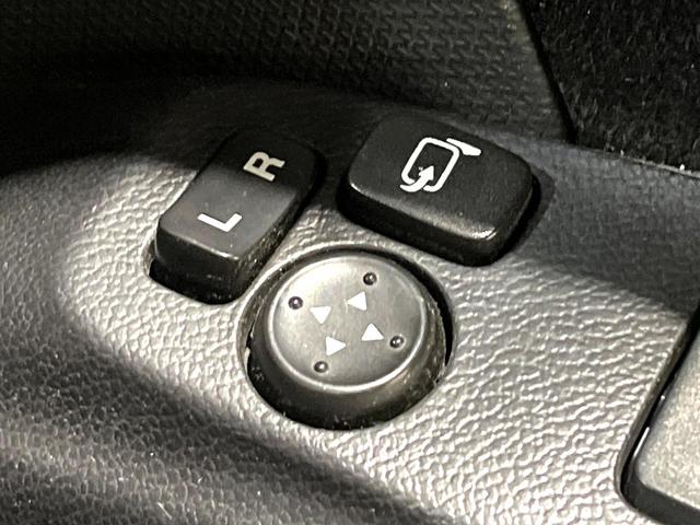 ソリオ ブラック＆ホワイト　電動スライドドア　ＳＤナビ　禁煙車　シートヒーター　スマートキー　ＨＩＤヘッド　ＥＴＣ　オートライト　オートエアコン　純正１５インチアルミ　ＣＤ　ＤＶＤ再生　フルセグ（28枚目）