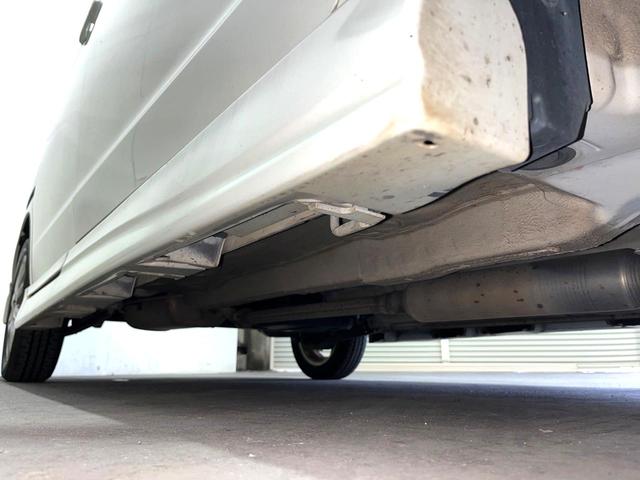 ソリオ ブラック＆ホワイト　電動スライドドア　ＳＤナビ　禁煙車　シートヒーター　スマートキー　ＨＩＤヘッド　ＥＴＣ　オートライト　オートエアコン　純正１５インチアルミ　ＣＤ　ＤＶＤ再生　フルセグ（31枚目）