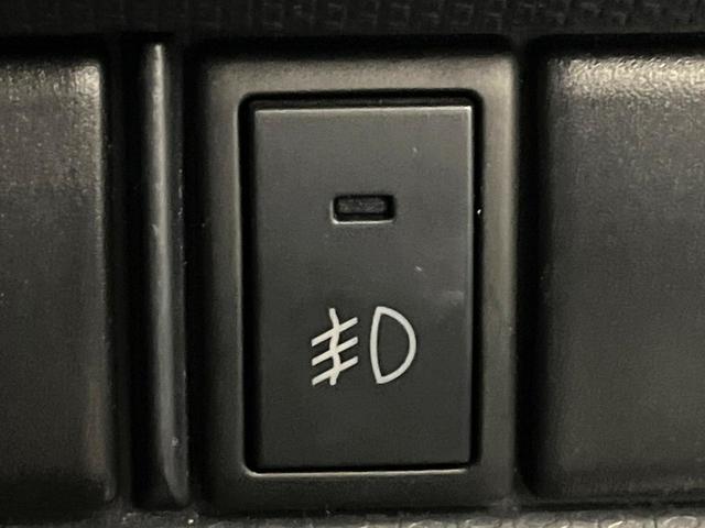 ソリオ ブラック＆ホワイト　電動スライドドア　ＳＤナビ　禁煙車　シートヒーター　スマートキー　ＨＩＤヘッド　ＥＴＣ　オートライト　オートエアコン　純正１５インチアルミ　ＣＤ　ＤＶＤ再生　フルセグ（38枚目）