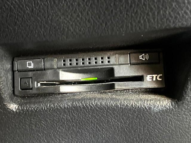 シエンタ ハイブリッドＧ　両側電動ドア　バックカメラ　衝突被害軽減システム　コーナーセンサー　スマートキー　ＬＥＤヘッド　ナビ連動ＥＴＣ　車線逸脱警報　オートライト　オートエアコン　Ｂｌｕｅｔｏｏｔｈ　フルセグ（8枚目）