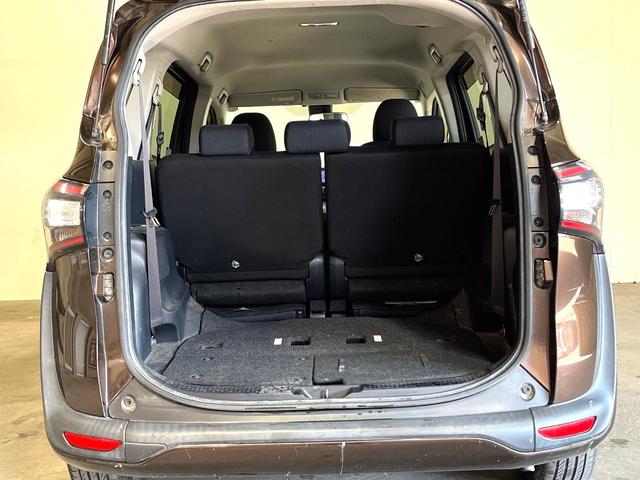 シエンタ ハイブリッドＧ　両側電動ドア　バックカメラ　衝突被害軽減システム　コーナーセンサー　スマートキー　ＬＥＤヘッド　ナビ連動ＥＴＣ　車線逸脱警報　オートライト　オートエアコン　Ｂｌｕｅｔｏｏｔｈ　フルセグ（12枚目）