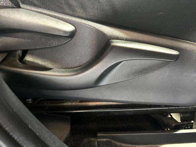 シエンタ ハイブリッドＧ　両側電動ドア　バックカメラ　衝突被害軽減システム　コーナーセンサー　スマートキー　ＬＥＤヘッド　ナビ連動ＥＴＣ　車線逸脱警報　オートライト　オートエアコン　Ｂｌｕｅｔｏｏｔｈ　フルセグ（37枚目）