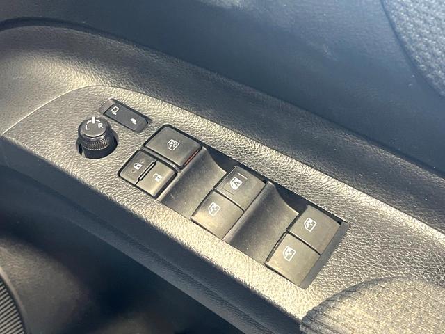 シエンタ ハイブリッドＧ　両側電動ドア　バックカメラ　衝突被害軽減システム　コーナーセンサー　スマートキー　ＬＥＤヘッド　ナビ連動ＥＴＣ　車線逸脱警報　オートライト　オートエアコン　Ｂｌｕｅｔｏｏｔｈ　フルセグ（41枚目）