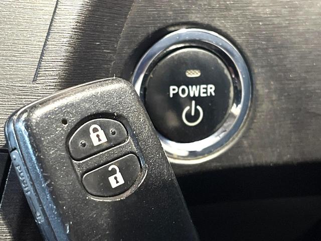 プリウス Ｓ　バックカメラ　スマートキー　ＬＥＤヘッド　ビルトインＥＴＣ　純正１７インチアルミ　オートエアコン　Ｂｌｕｅｔｏｏｔｈ　ＣＤ　ＤＶＤ再生（6枚目）