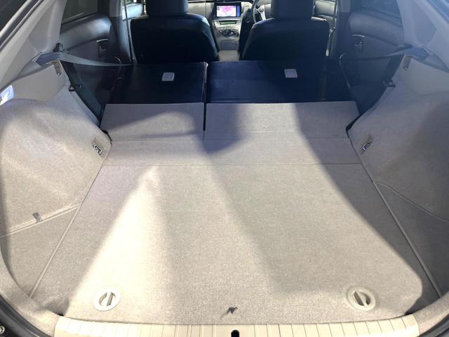 プリウス Ｓ　バックカメラ　スマートキー　ＬＥＤヘッド　ビルトインＥＴＣ　純正１７インチアルミ　オートエアコン　Ｂｌｕｅｔｏｏｔｈ　ＣＤ　ＤＶＤ再生（11枚目）