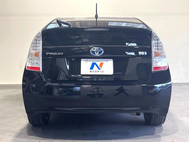 プリウス Ｓ　バックカメラ　スマートキー　ＬＥＤヘッド　ビルトインＥＴＣ　純正１７インチアルミ　オートエアコン　Ｂｌｕｅｔｏｏｔｈ　ＣＤ　ＤＶＤ再生（15枚目）