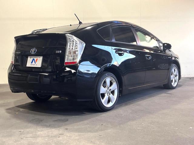 プリウス Ｓ　バックカメラ　スマートキー　ＬＥＤヘッド　ビルトインＥＴＣ　純正１７インチアルミ　オートエアコン　Ｂｌｕｅｔｏｏｔｈ　ＣＤ　ＤＶＤ再生（17枚目）