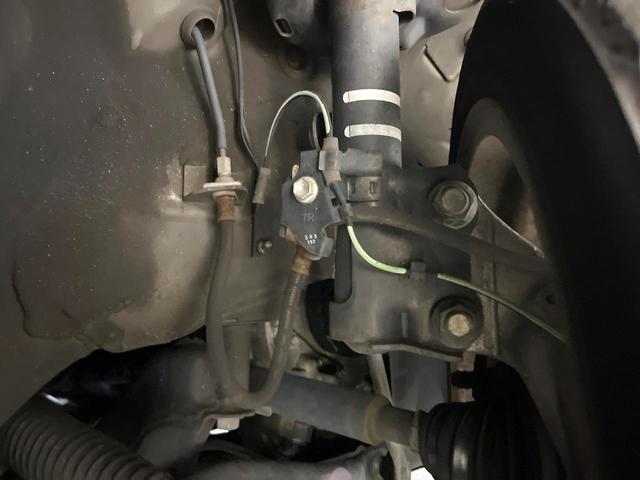 プリウス Ｓ　バックカメラ　スマートキー　ＬＥＤヘッド　ビルトインＥＴＣ　純正１７インチアルミ　オートエアコン　Ｂｌｕｅｔｏｏｔｈ　ＣＤ　ＤＶＤ再生（20枚目）