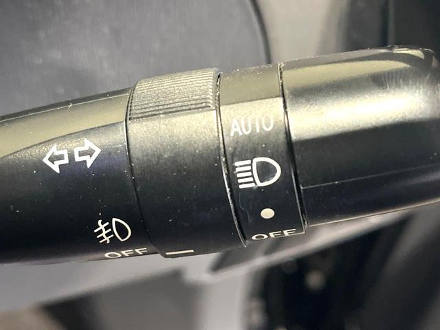 プリウス Ｓ　バックカメラ　スマートキー　ＬＥＤヘッド　ビルトインＥＴＣ　純正１７インチアルミ　オートエアコン　Ｂｌｕｅｔｏｏｔｈ　ＣＤ　ＤＶＤ再生（29枚目）