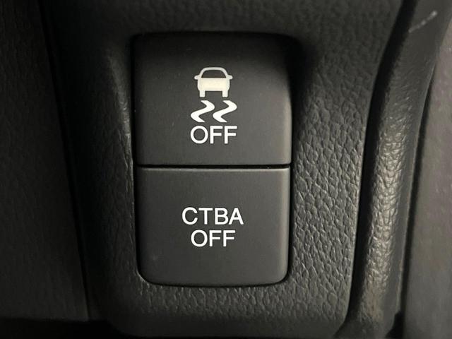 Ｎ－ＢＯＸカスタム Ｇ・ＬパッケージＳＳパッケージ　両側電動ドア　純正ＨＤＤナビ　バックカメラ　衝突被害軽減システム　禁煙車　スマートキー　ＨＩＤヘッド　ＥＴＣ　純正１４インチアルミ　オートエアコン　Ｂｌｕｅｔｏｏｔｈ　ＣＤ　ＤＶＤ再生　フルセグ（3枚目）