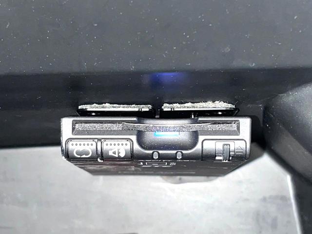 Ｎ－ＢＯＸカスタム Ｇ・ＬパッケージＳＳパッケージ　両側電動ドア　純正ＨＤＤナビ　バックカメラ　衝突被害軽減システム　禁煙車　スマートキー　ＨＩＤヘッド　ＥＴＣ　純正１４インチアルミ　オートエアコン　Ｂｌｕｅｔｏｏｔｈ　ＣＤ　ＤＶＤ再生　フルセグ（8枚目）