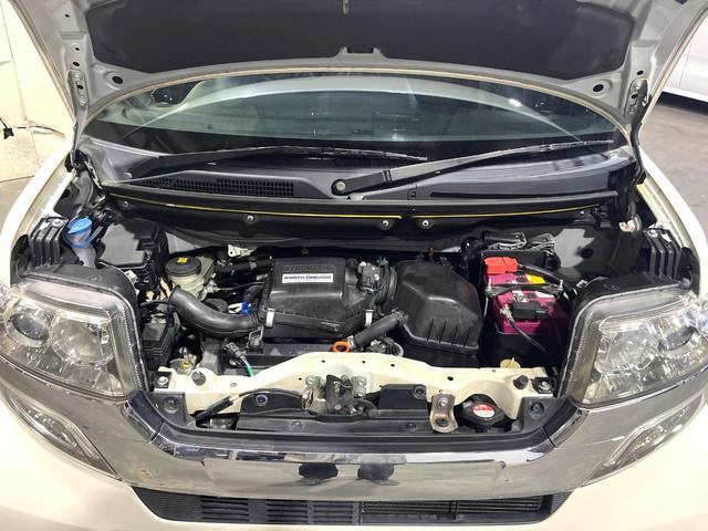 Ｎ－ＢＯＸカスタム Ｇ・ＬパッケージＳＳパッケージ　両側電動ドア　純正ＨＤＤナビ　バックカメラ　衝突被害軽減システム　禁煙車　スマートキー　ＨＩＤヘッド　ＥＴＣ　純正１４インチアルミ　オートエアコン　Ｂｌｕｅｔｏｏｔｈ　ＣＤ　ＤＶＤ再生　フルセグ（20枚目）