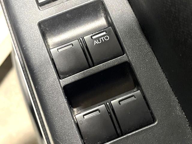 ステップワゴンスパーダ Ｚ　両側電動ドア　純正ＳＤナビ　バックカメラ　禁煙車　スマートキー　ＨＩＤヘッド　ビルトインＥＴＣ　クルコン　純正１６インチアルミ　オートライト　オートエアコン　Ｂｌｕｅｔｏｏｔｈ　ＣＤ　ＤＶＤ再生（28枚目）